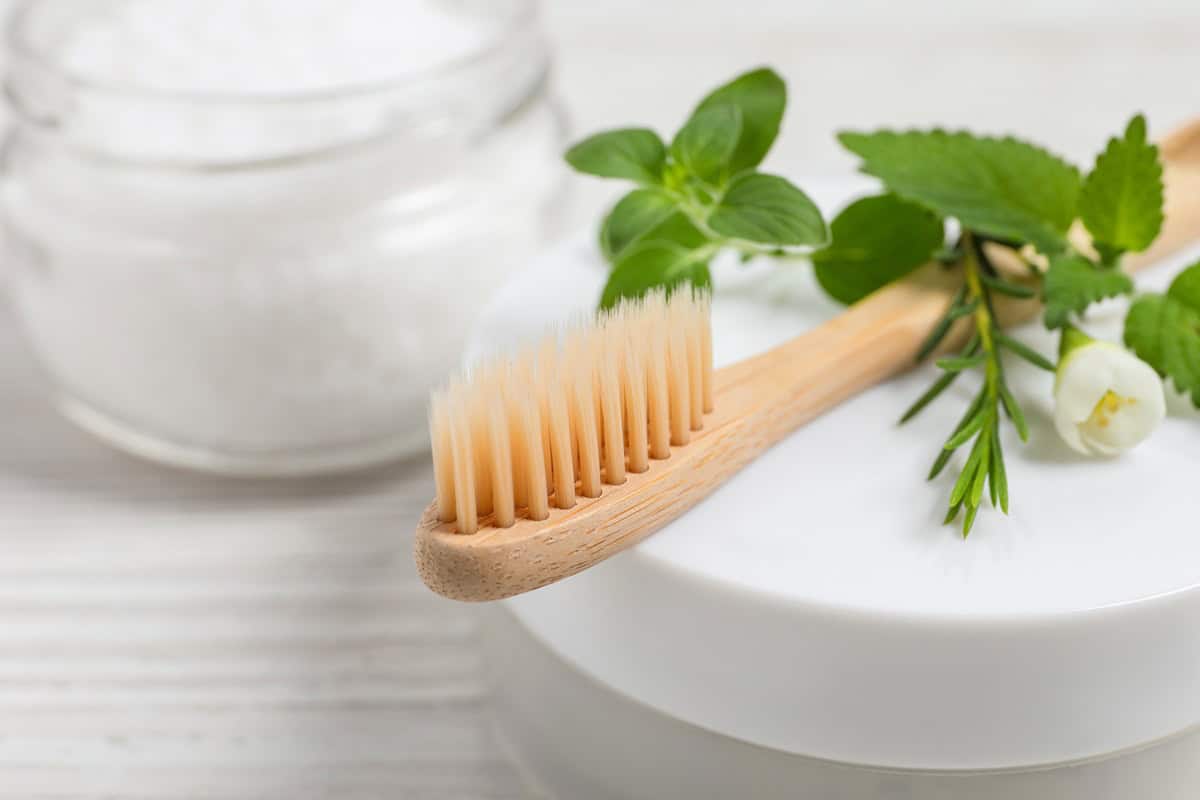 brosse à dent et dentifrice maison